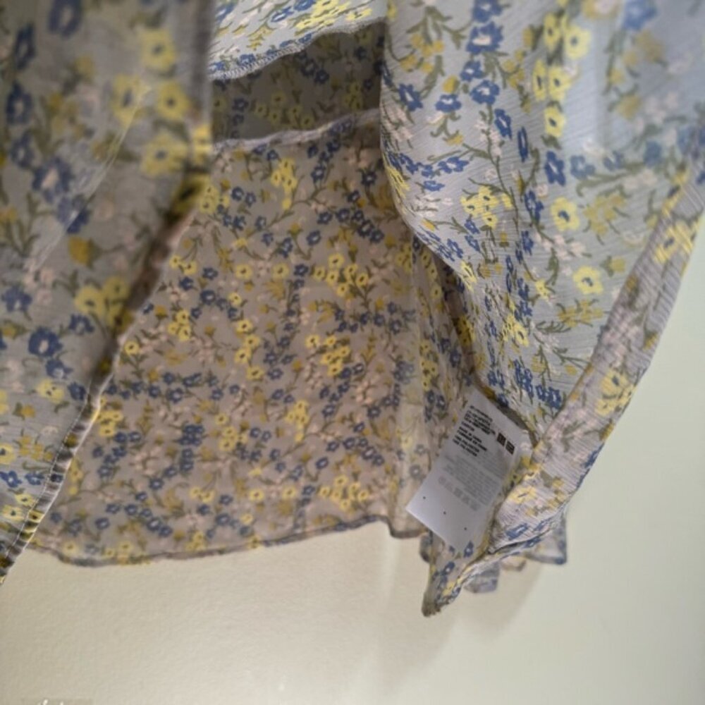 Uniqlo NEW Floral Lightweight Semi Sheer Bell Sleeve Flowy Blouse Top Peplum L - Picture 8 of 16